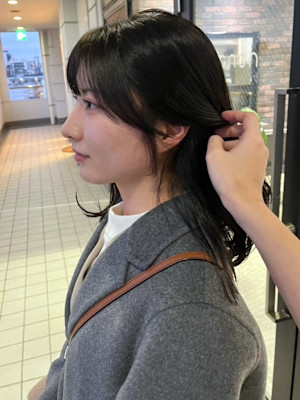 レイヤーカット　韓国　小顔カット　アッシュブラック 髪質改善