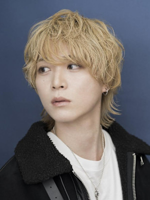 ショートウルフルーズパーマ風メンズカット