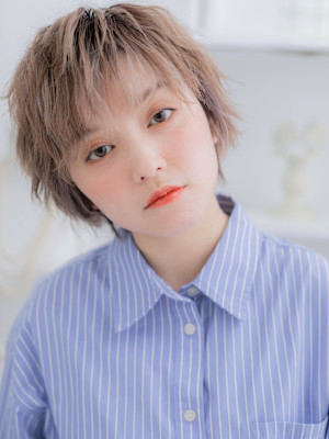 フレンチカジュアルくせ毛風マッシュパーマ　細めハイライト