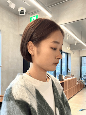 ミニボブ／切りぱなし/ベージュカラー