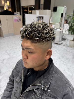 刈り上げ　極道パーマ
