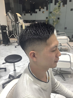 スキンフェード　クロップスタイル