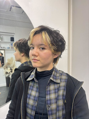 インナーカラー/抜きっぱなしカラー/マッシュショート/横浜