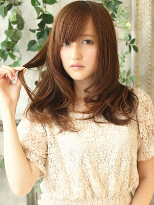 顔周りレイヤーで小顔効果♪