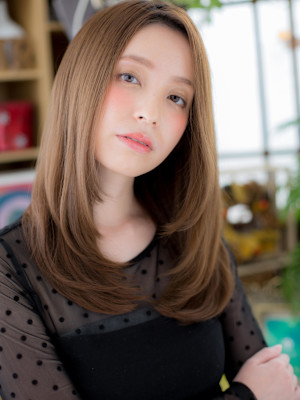 大人美人韓国風艶感ストレートロングレイヤー　マロンベージュ