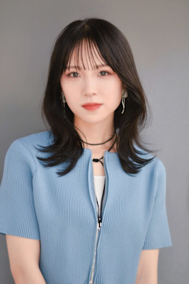 セミロングくびれカット×ナチュラルブラウン