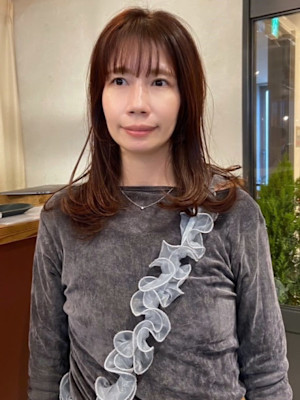 ロングレイヤー　シースルーバング　暖色系　ワンカール