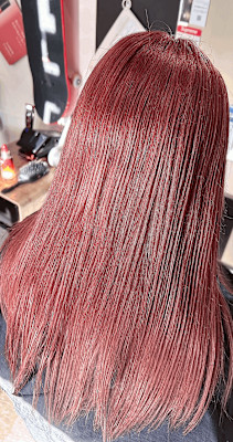 ビビットピンク