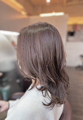 大人かわいいくびれセミロング外ハネウルフレイヤー30代40代