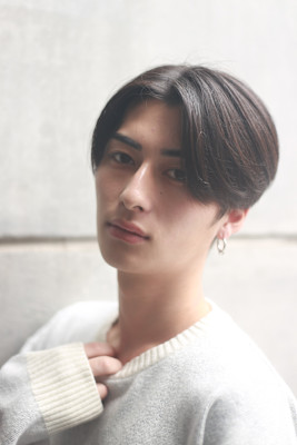 黒髪センターパート