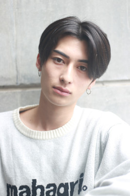 黒髪センターパート