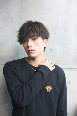 センターパート黒髪簡単スタイリング