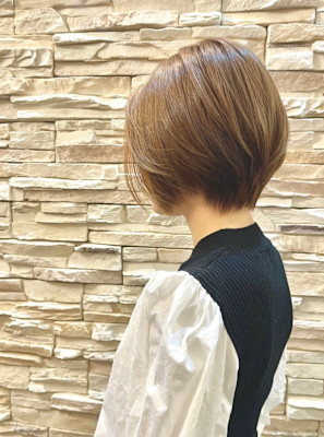 前下がりショート　くびれショートボブ30代40代50代