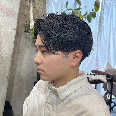 ナチュラルセンターパート/毛流れ/黒髪