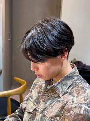 ダークアッシュ/毛流れセンターパート