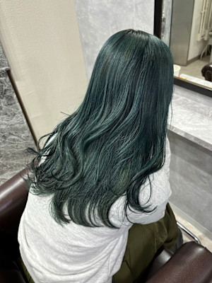 モスグリーン×ブリーチ