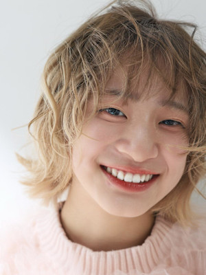 ケアブリーチ グラデーションページュ【FIRST】小林真奈美