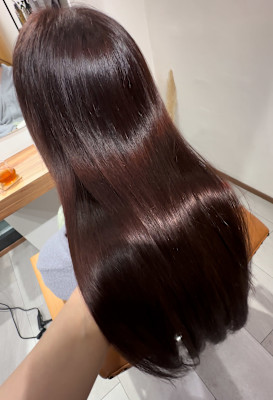 ツヤ溢れるピンクブラウンロングヘア