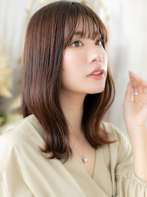 透明感ピンクブラウン外ハネロブくびれカール　韓国風巻き