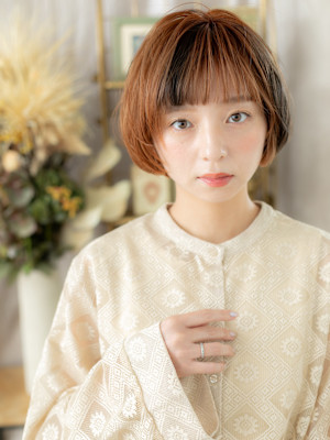 ダブルカラーハイライトフレンチカジュアル　刈上げボブ