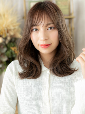 抜け感斜めバング韓国風巻きニュアンスパーマ　韓国風巻き