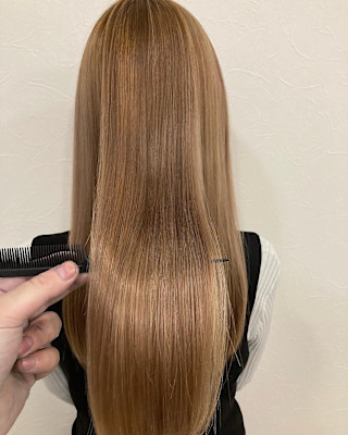 ブリーチ必須！艶髪ハイトーンベージュ