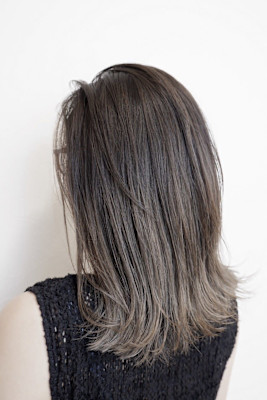 アッシュグレー