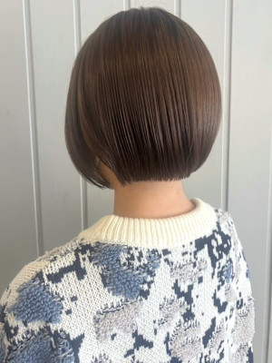 オリーブベージュ　丸みショートボブ　20代　30代　髪質改善