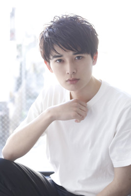 〔自由が丘 AUQWA〕大人のフェザーマッシュパーマ