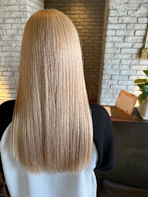 1ブリーチで作るハイトーンカラー♪