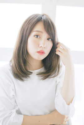 ミディアムレイヤー/レイヤーカット/内巻き/マロンベージュ