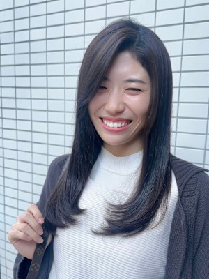 艶髪ストレートパーマ/レイヤーカット/バイカルテ/髪質改善