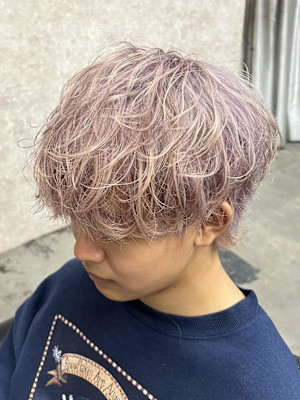 ピンクベージュ