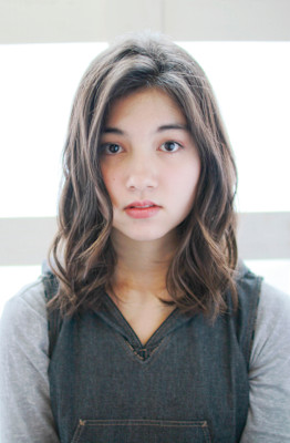 かきあげバング/グレージュ/くすみベージュ/ゆる巻き