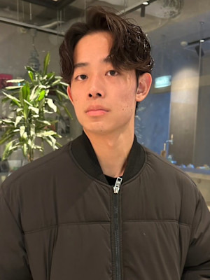 センターパート　アップバング　波巻きスパイラルパーマ　爽やか