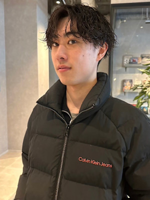 ツイストパーマ　メンズパーマ　ショートパーマ　束感　20代