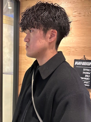 ツイストスパイラルパーマ　束感　ツーブロック　マッシュパーマ