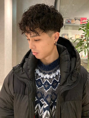 ツイストスパイラルパーマ　束感　ツーブロック　ショートパーマ