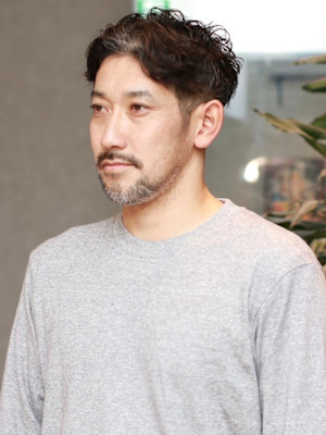 40代50代　ツーブロック　クセ毛風パーマ　ニュアンスパーマ