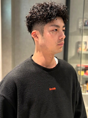 ツイストスパイラルパーマ　強めパーマ　ツーブロック　束感