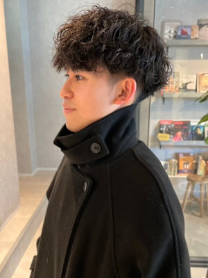 ツイストスパイラルパーマ　束感　ツーブロック　ショートパーマ