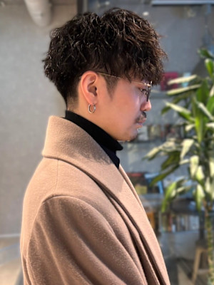 ツイストスパイラルパーマ　30代40代　ツーブロック　束感