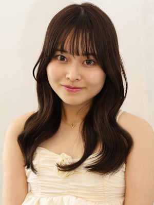 ストレートバング×韓国風ヘア