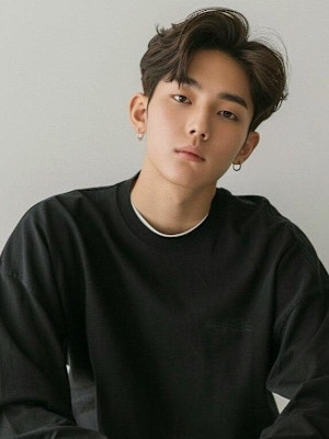 メンズカット　ナチュラル　アップバング