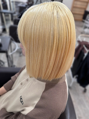 抜きっぱなしブロンドボブ