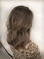 バレイヤージュ×グレージュ