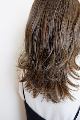 ハイライトで透明感カラー