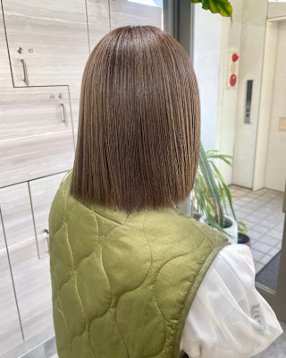 ボブ×ベージュカラー