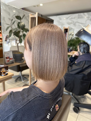 ハイトーンベージュ