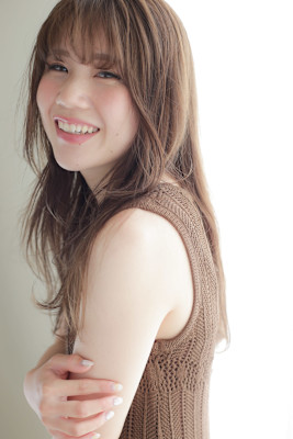 明るめベージュ×ミディアム